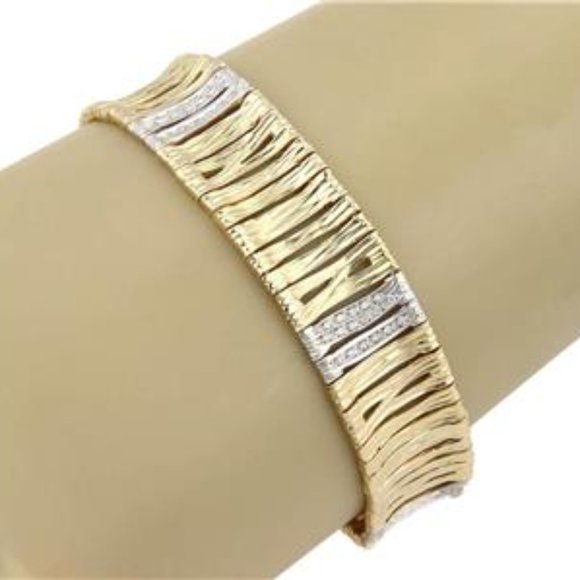 Roberto Coin Diamond 18k Gold Elephant Skin Wide Flex Bracelet - Picture 10 of 10